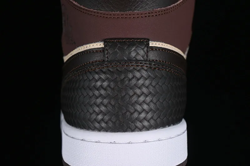 All Categories Air Jordan Jordan Series Basketball Shoes Air Jordan 1 Mid Air Jordan 1 Mid AJ1 Joe 1 Velvet Brown Zhongbang Basketball Shoes FZ4359-200